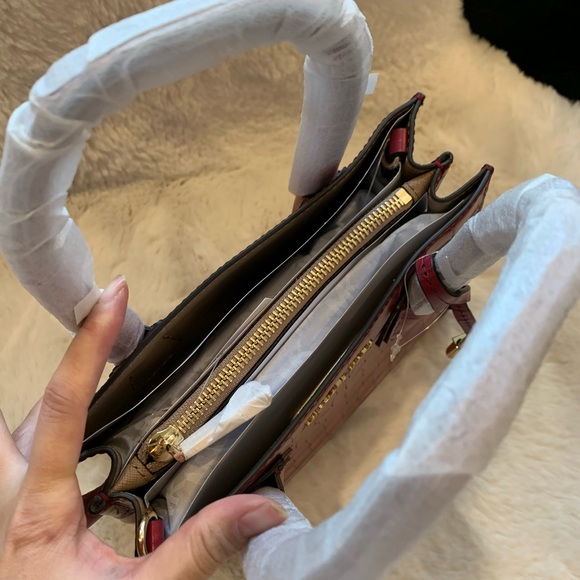 NWT MICHAEL KORS MERCER STUDIO EMBOSSED LEATHER CROSSOVER TOTE BAG - Picture 8 of 9